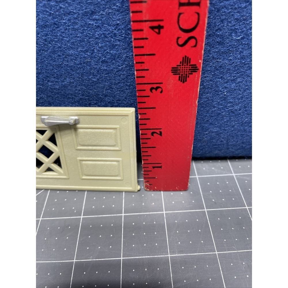 Epoch Calico Critters Red Roof Country Home Replacement Front Door Silver Handle - Picture 4 of 4